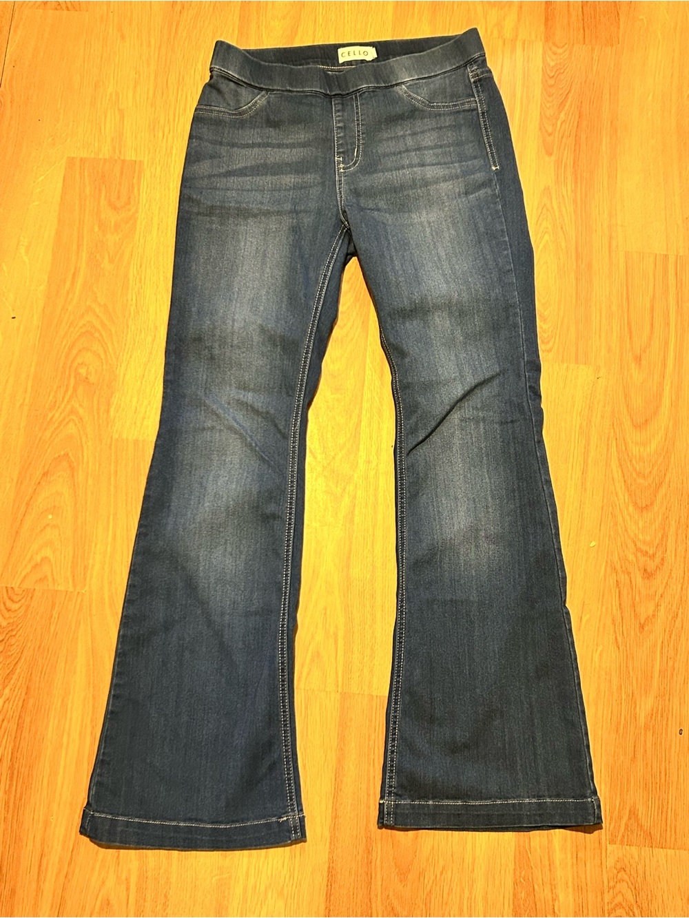 Cello Jeans Medium Low Rise Flared Pull On Women's Jean Pants Soft Stretchy